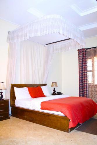 Tross Hotel
