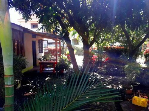 Hostal Cross Roads Suites