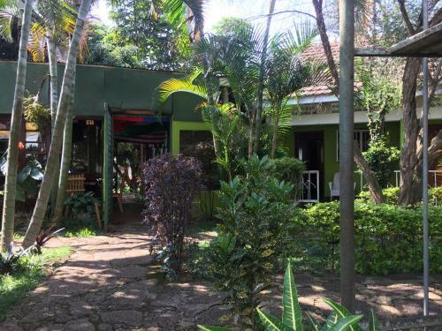 Hostal Cross Roads Suites