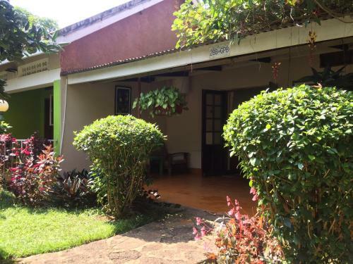 Hostal Cross Roads Suites