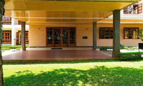 Kalya Courts Hotel