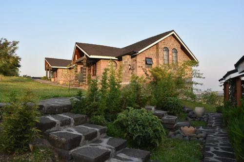 Hotel Kyangabi Crater Resort