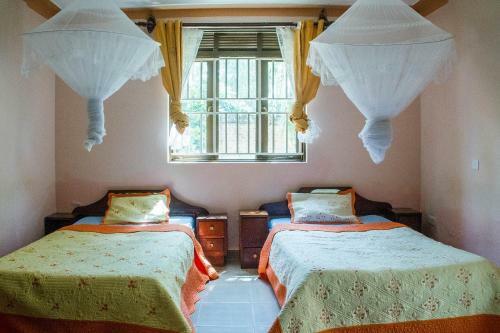 Hotel Royal Crane Resort