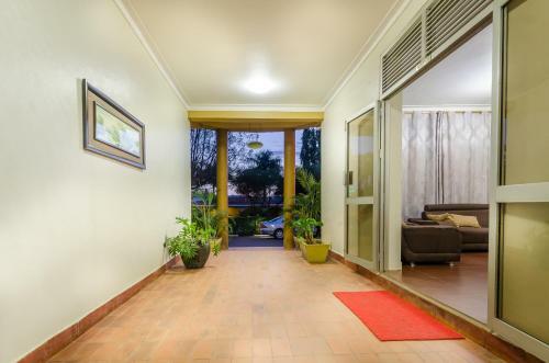 Victoria Travel Hotel