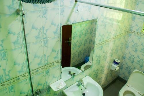 Tropical Suites Hotel