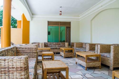 Tropical Suites Hotel