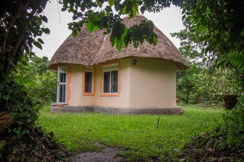 Hotel Roots Retreat And Camping Resort