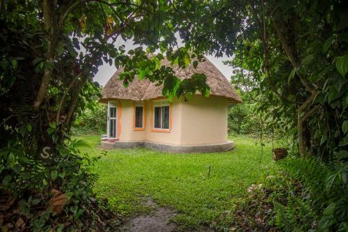 Hotel Roots Retreat And Camping Resort
