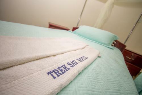 Trek Savannah Hotel
