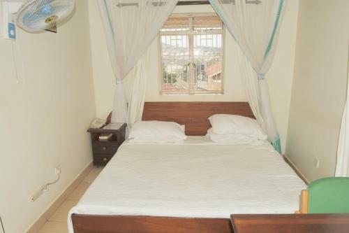 Scroll Inn Hotel