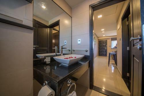 Speke Apartments Kitante