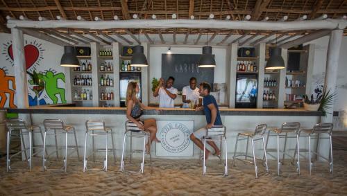Hotel The Loop Beach Resort