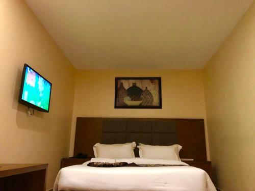Imperial Hotel & Apartments