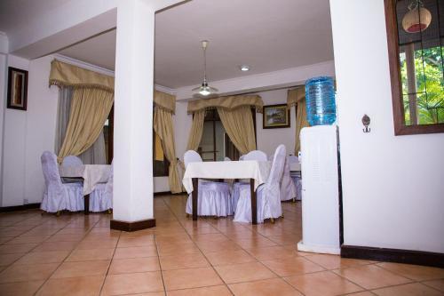 Bed & Breakfast Saadani Tourist Center - Hostel