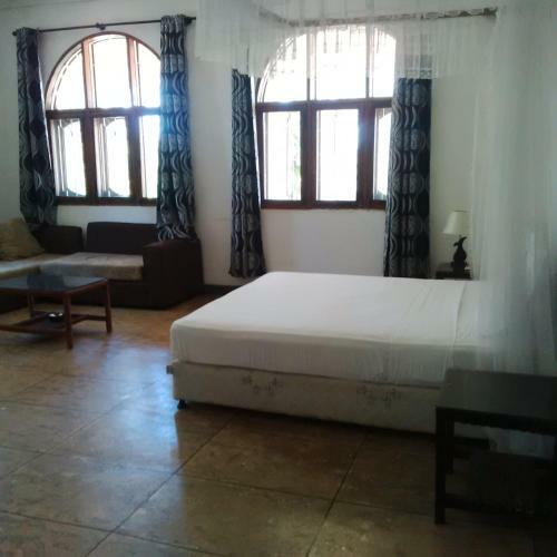 Posada Emerald House
