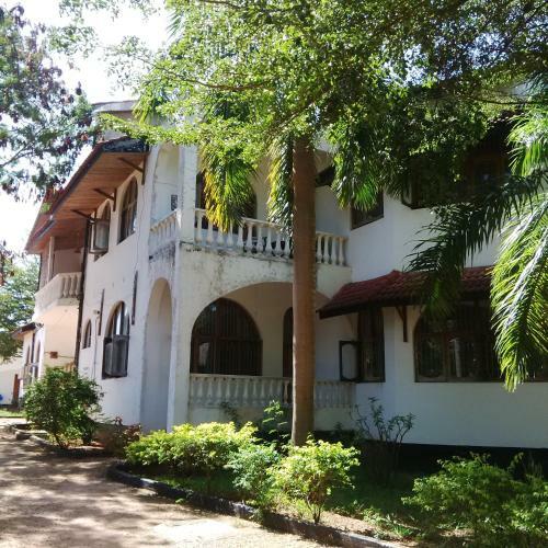 Posada Emerald House