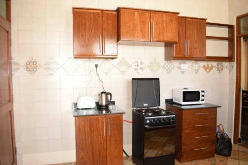 Bed & Breakfast Kisasa Home