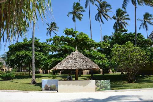 Hotel Neptune Pwani Beach Resort & Spa - All Inclusive