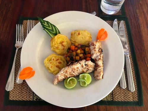 Hotel Pongwe Bay Resort