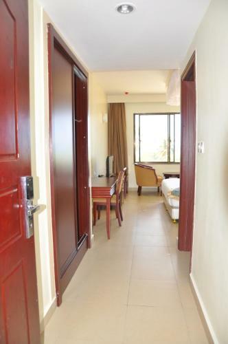 Luwa Evergreen Hotel