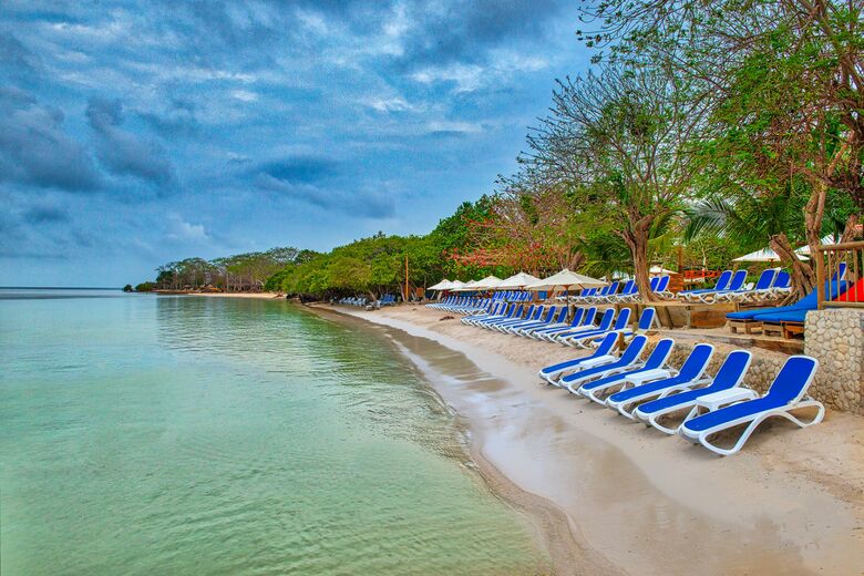 Isla Del Encanto Hotel & Spa