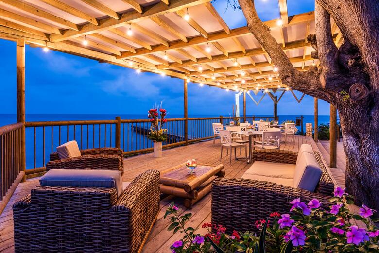 Isla Del Encanto Hotel & Spa