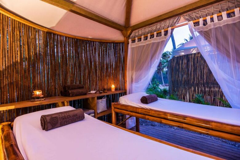 Isla Del Encanto Hotel & Spa