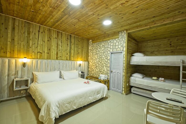 Isla Del Encanto Hotel & Spa