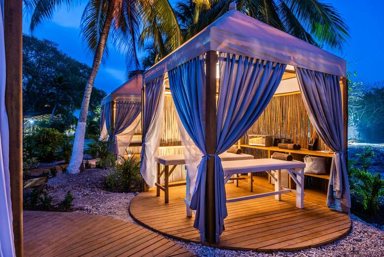 Isla Del Encanto Hotel & Spa