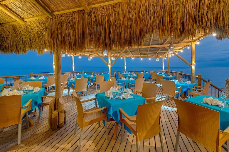 Isla Del Encanto Hotel & Spa