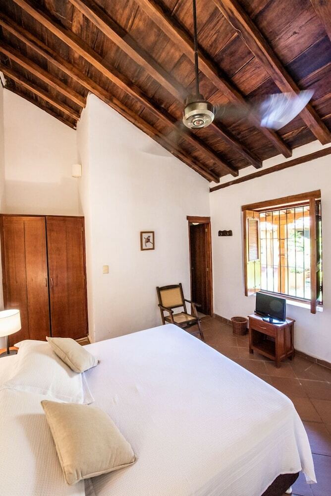 Hotel La Casa Amarilla