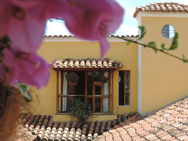 Hotel La Casa Amarilla