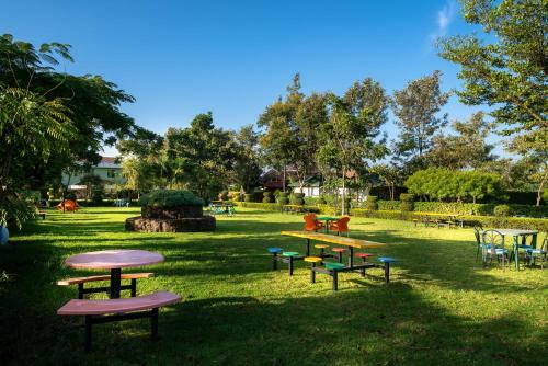 Hotel Fun Retreat Resort
