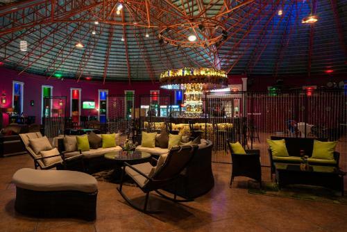 Hotel Fun Retreat Resort