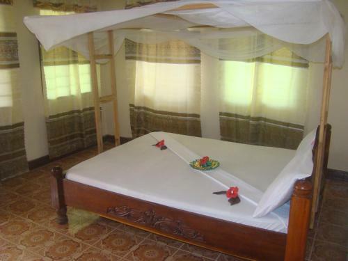 Bed & Breakfast Yellow Beach Bungalow