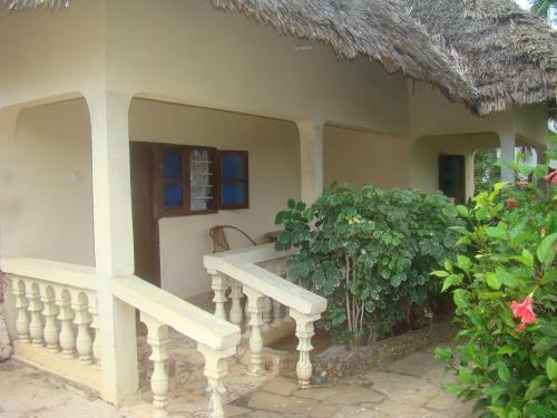 Bed & Breakfast Yellow Beach Bungalow
