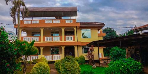 Hostal Shimbwe Meadows Guest House