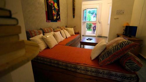 Hostal Adiana Saly Coulang