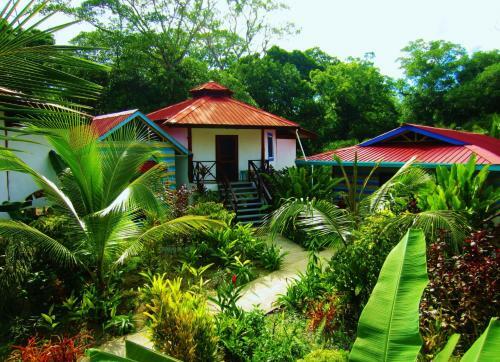 Bed & Breakfast Paradise Waits Hotel