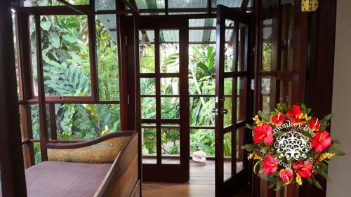 Monkey Tree Retreat By The Sea