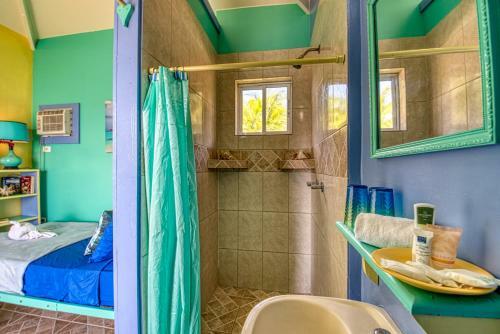 Hotel Cosmic Crab Resort At Careening Cay