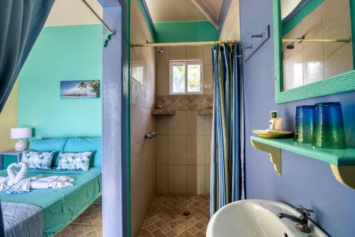Hotel Cosmic Crab Resort At Careening Cay