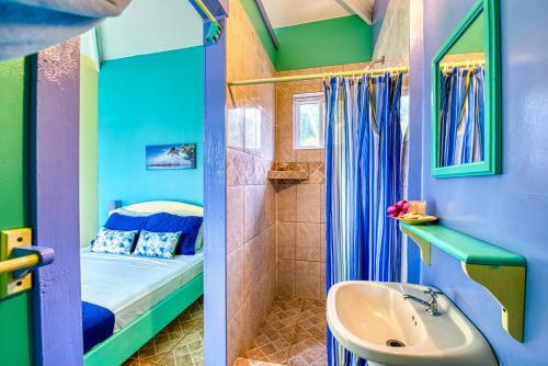 Hotel Cosmic Crab Resort At Careening Cay