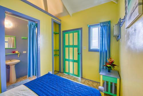 Hotel Cosmic Crab Resort At Careening Cay