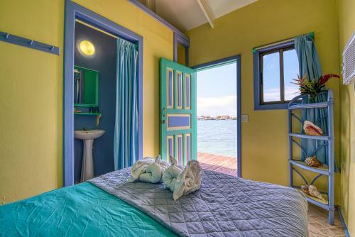 Hotel Cosmic Crab Resort At Careening Cay