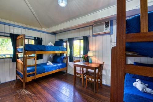 Hotel Cosmic Crab Resort At Careening Cay
