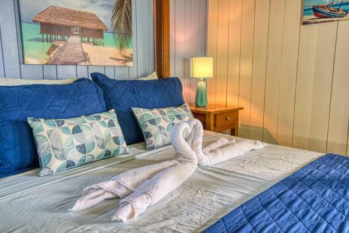 Hotel Cosmic Crab Resort At Careening Cay