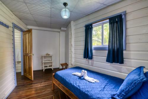 Hotel Cosmic Crab Resort At Careening Cay