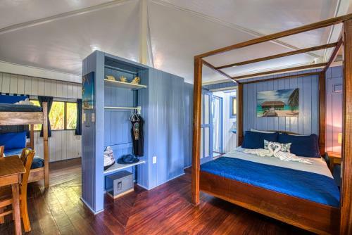 Hotel Cosmic Crab Resort At Careening Cay