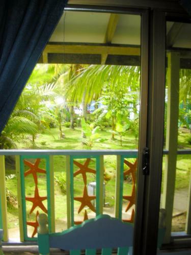 Hotel Cosmic Crab Resort At Careening Cay